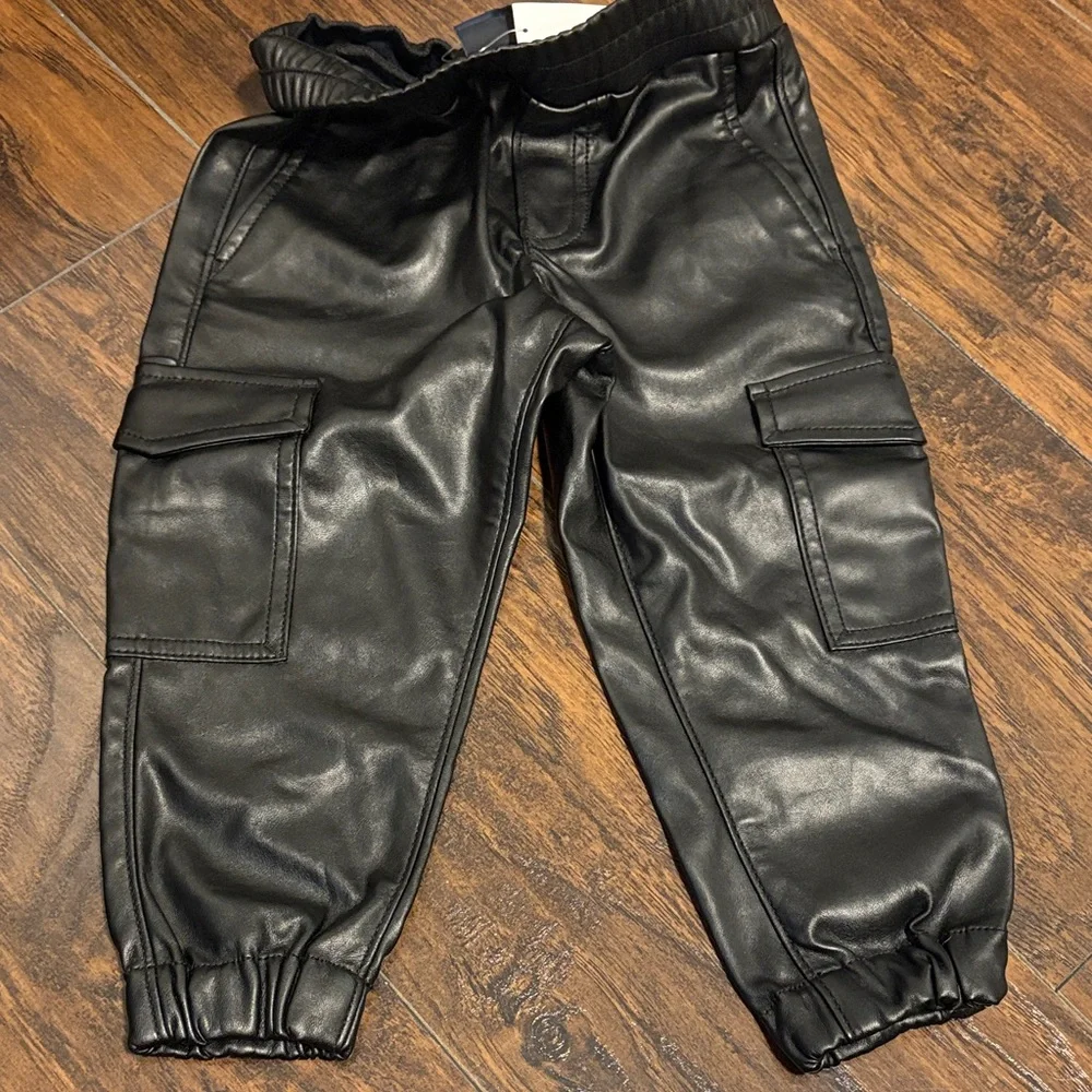 GAP Black Leather Kids Cargo Joggers- NEW Size XS (4/5)